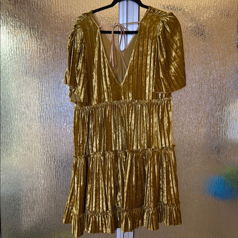Golden Velvet Tiered Dress - Picture 3 of 5